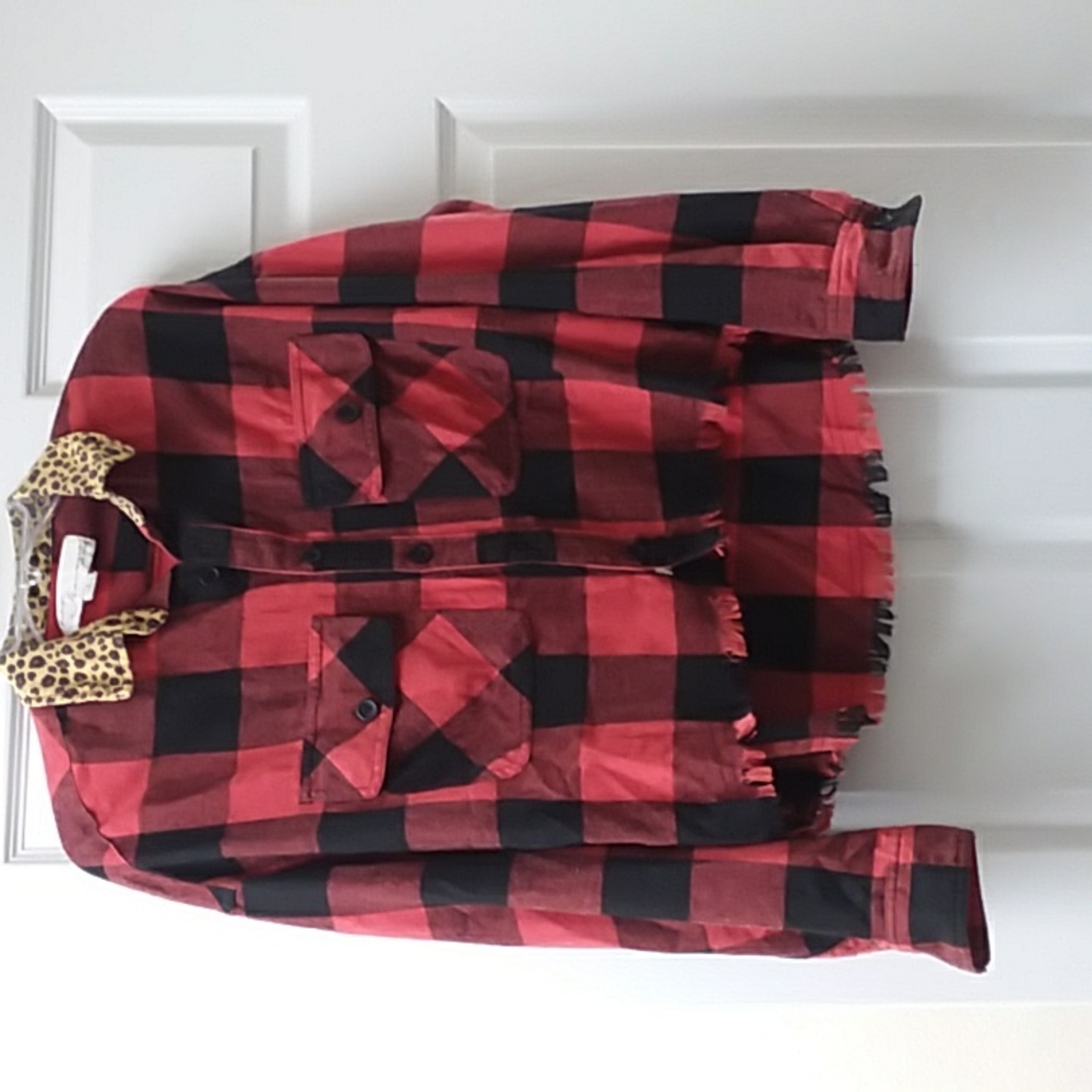 Vintage Havana long sleeve top in red and black.